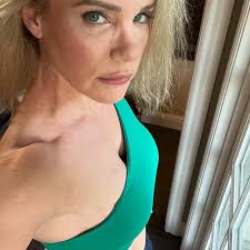 I'm hitting up a past life hypnosis sound bath tonight. It's going to be  lit. 🔥