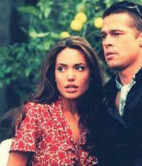 Before you go, click here to see celebrity exes who never buried the hatchet. Angelina Jolie Und Brad Pitt Jung