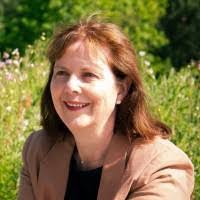 Leona Barr's Instagram, Twitter & Facebook