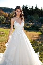 Dieser pinnwand folgen 219 nutzer auf pinterest. Brautkleid Volantrock Prinzessin Eddy K Champagner Ivory Hochzeitskleid Spitze Kleid Hochzeit Brautkleid Designer