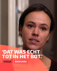 Wat als hormoonzalf smeren niet meer helpt en het de eczeemklachten alleen  maar verergert? Janneke stopte met het gebruik, met alle gevolgen van dien.  Het duurde een paar jaar voordat de bijwerkingen ...