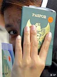 Many of the illegal immigrants are coming from indonesia, india, and mynamar where burmese refugees are trying to flee persecution. Confusion Over Migrants In Malaysia Asia An In Depth Look At News From Across The Continent Dw 09 01 2008