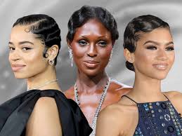 A Step-by-Step Guide to Creating Finger Waves