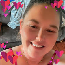 Looking for a lawn care company that trims bushes?