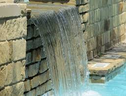Sie brauchen dafür lediglich ein becken, eine pumpe und zugang zu elektrizität. Wasserfall Im Garten Als Brunnen Tipps Zum Selberbauen Anleitung