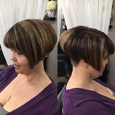 Pin By Panayota Besicos On Carres Avec Nuques Courtes Short Wedge Hairstyles Short Stacked Bob Hairstyles Wedge Hairstyles