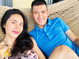Ca sĩ thuỷ tiên hải ngoại giao lưu cùng hát với fans bài không & trả nợ tình xa. Cáº§u Thá»§ Cong Vinh Láº¥y Pháº£i Co Vá»£ NhÆ° Thá»§y Tien Ä'au Ä'áº§u Láº¯m VÄƒn Hoa Thanh Nien
