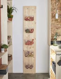 Cuisine ouverte sur le salon, cuisine en l, cuisine avec îlot central, cuisine moderne ou plus rétro. Diy Creer Un Panier A Fruits Mural Leroy Merlin En 2021 Rangement Mural Cuisine Decoration Murale Cuisine Rangement Legumes