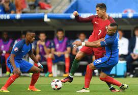 La eurocopa 2016 (oficialmente campeonato europeo de fútbol de la uefa 2016 o uefa euro 2016™) o simplemente euro 2016 fue la decimoquinta edición del máximo torneo de selecciones nacionales pertenecientes a la unión de asociaciones europeas de fútbol (uefa). Portugal Campeon De La Eurocopa 2016 Entre Llantos De Dolor Y Alegria Bbc News Mundo