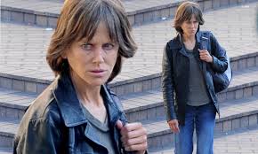 Consider destroyer, in which kidman plays a very bad cop. Nicole Kidman Is Unrecognizable On Set Of Destroyer Daily Mail Online
