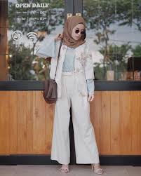 Aku mengatakan bahwa aku hanya ingin berkunjung kerumahnya. Style Hijab Casual Buat Ke Kantor Paling Trendy Lara Hijab