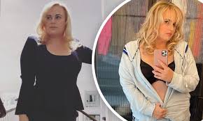 She trained at the australian theatre for young people and at second city in. Rebel Wilson Shows Off Slimmed Down Figure In A Sleek Black Dress After Sultry At Home Photo Shoot Daily Mail Online