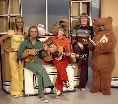 Tributes have been pouring in from followers for whom marks was a part of their childhood following affirmation of his dying from the thames tv archive on thursday. Puppeteer On Iconic Kids Tv Show Rainbow Lifts The Lid On Lewd Behind The Scenes Secrets From S M Gear To Blowing Pipes
