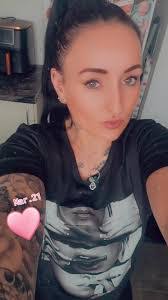 Laura Tapp's Instagram, Twitter & Facebook