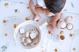 ⠀⠀⠀⠀⠀⠀ • • • • • # juegosdidacticos # juegos # juegosdemadera # juegoseducativos # aprenderjugando # jugar # montessori # adivinanzaseco # argentina # blogamigable # descuentos # disenodejuegos. Juego Heuristico Con Objetos De Madera Creciendo Con Montessori