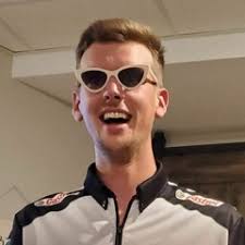 Stream Evan Armstrong music