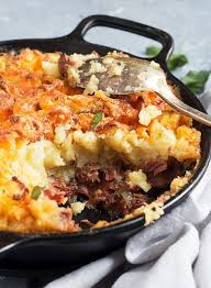 Corned Beef Cottage Pie This Corned Beef Cottage Pie Is The Love Child Of Shepherd S Pie And Corned B Corned Beef Recipes Beef Cottage Pie Canned Corned Beef