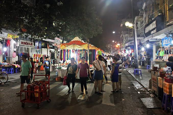Mga resulta ng larawan para sa Hanoi Night Market, Vietnam"