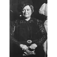 ANNESİ ZÜBEYDE HANIM VE KARDEŞİ MAKBULE HANIM TARAFINDAN MUSTAFA KEMAL  ATATÜRK'E İKİ MEKTUP