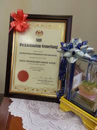 Dan sijil simpanan premium bernilai rm1,000.00. Congratulations To Dato Rohaini Dengan Anugerah Perkhidmatan Cemerlang Angel Insurance