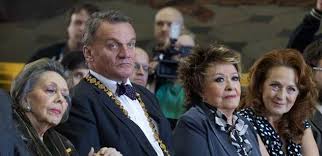 Srpna 1950 členkou hereckého souboru krajského oblastního divadla hradec králové. Ctete Jak Se Nemocna Ale Bojovna Jirina Jiraskova Zastala Restituci Parlamentnilisty Cz Politika Ze Vsech Stran