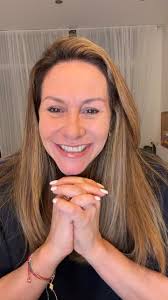 LUNA NUEVA EN CAPRICORNIO: TU PLAN MAESTRO 2026 ¡El cielo nos entrega el  plano y los materiales! 🏗️✨ Hoy en Estrellas y Destinos, analizamos la  primera Luna Nueva del año. Es la