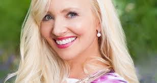 Mayo Shattuck's Instagram, Twitter & Facebook