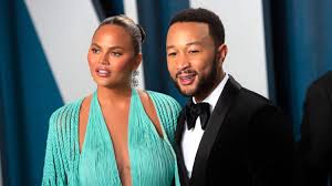 In einer zeit des wandels verfügt sie über alle qualitäten und große durchsetzungsfähigkeit. Starke Blutung Schwangere Chrissy Teigen Im Krankenhaus Gmx At