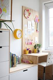 Azimute Einem L39atelier Raumoptimierung Studio Tipps Zur 4 Tipps Zur Raumoptimierung In Einem Studio L 39 Ate Ikea Desk Hack Kids Desk Area Desk Hacks