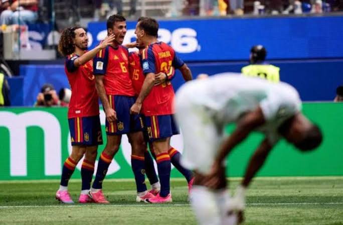 Oyarzabal faz dois, Espanha vence a Áustria e se classifica para as oitavas  da Copa do Mundo