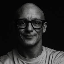 I took a short break from posting here, and it reminded me of something  important: less is more. LinkedIn isn't in my top priorities right now—and  that's intentional. My focus has been: