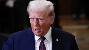 Skummelt å omfavne Trump fordi alternativet er verre