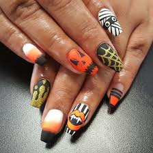 Red nails are the selection of powerful and daring ladies. Halloween Nail Art Halloween Pumpkins Pumpkin Nail Art Zombie Nail Art Spiderweb Nail Art Halloween Nail Art Halloween Nail Designs Pumpkin Nails