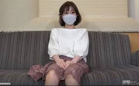 FC2-PPV 1909580 21歲的臉中出整齊的半條紋剃光陰部② 制服曝光日期- JAVSB