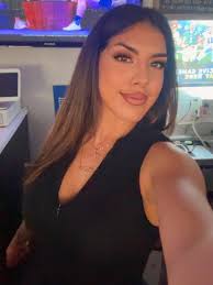 Friday Vibes 🍻 I'm here til 9pm Pull up for a few