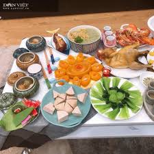 Mâm cỗ cúng tết ông công ông táo thường bao gồm mâm cỗ chung cho cả 3 vị thần và mâm cỗ mận riêng để tiễn táo quân về trời. Gsyb8jxxj Eb M