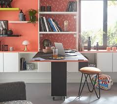 Un Bureau Repliable Dans La Bibliotheque Leroy Merlin En 2020 Bureau Escamotable Meuble Rangement Salon Bureau