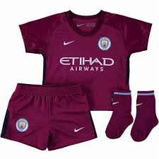 And judging from the reactions on social media, manchester city fans would love to see the blues strutting their stuff in this particular concept kit next season. Manchester City Baby Away Kit 2017 18 Official Nike Strip