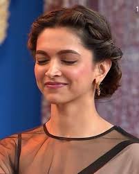 Pin By Mohamed Atia On Bollywood Deepika Padukone Hair Deepika Padukone Style Beautiful Bollywood Actress