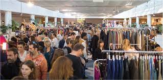 Une ambiance chaleureuse, de la musique au top, un photomaton (oui oui. Montpellier Vintage 5 6 Oct 2019 Au Corum Agence Couture