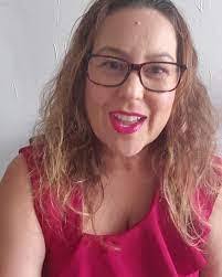 Lisa Bechard's Instagram, Twitter & Facebook