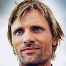 Gollum: ... fuori! Presto, presto! Fortunati che noi vi abbiamo trovato!  Bell'Hobbit. Sam: Oh! È...