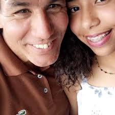 Vicky Linares (@2fc3e22c050545f)