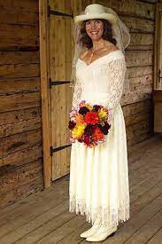 Cowgirl Wedding Dresses Google Search Wedding Dress Trends Wedding Dresses Western Wedding Dresses
