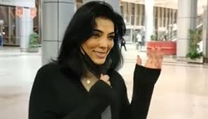 قالت الفنانة المصرية، حورية فرغلي، إنها تسعى دائمًا إلى تجسيد الشخصيات النسائية التاريخية مثل الملكة حتشبسوت وغيرها من الملكات العظيمات، ولكن المنتجين لا. ØµØ¯Ù…Ø© ÙˆØ¢Ù„Ø§Ù… ÙˆØ´Ø§Ø¦Ø¹Ø§Øª Ø­ÙˆØ±ÙŠØ© ÙØ±ØºÙ„ÙŠ ØªÙƒØ´Ù Ù„Ø­Ø¸Ø§Øª Ø±Ø­Ù„ØªÙ‡Ø§ Ø§Ù„Ø¹Ù„Ø§Ø¬ÙŠØ© Ø¨Ø£Ù…ÙŠØ±ÙƒØ§ Ø§Ù„Ù†Ù‡Ø§Ø±