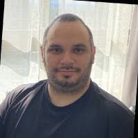 40+ perfiles de «César Daniel»