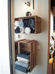 1001 Idees Pour Fabriquer Une Etagere En Cagette Soi Meme Rangement Pour Serviette De Bain Etagere Murale Salle De Bain Rangement Serviette Salle De Bain