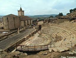 Los viajeros que eligen salir a nuestros datos muestran que los vuelos más baratos de españa a medellín son los que salen por la. Teatro Romano De Medellin Badajoz Espana Espana Extremadura Badajoz