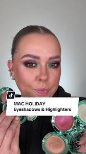 Stunning MAC Holiday Collection: Eyeshadows & Highlighters