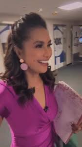 Different hair!😜What do u think of the partial up, curls? 👍🏽or 👎🏼  Regardless, walk with me! #wwm headed to the set this morning. Happy  Thursday!..#Gooddayla @foxla #meteorologist #socal #socalweather ...